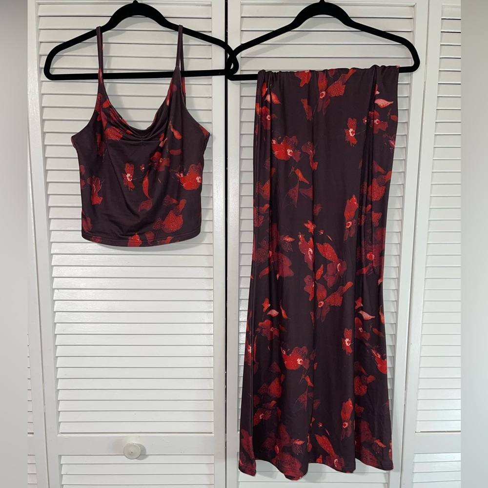 Amazon Women's Maxi Dress Set - Red Floral
